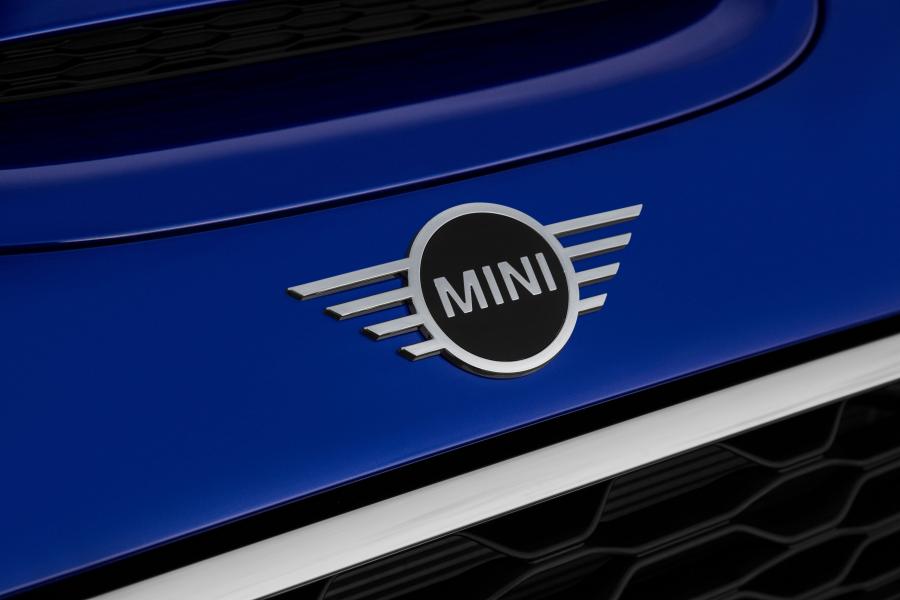 Логотип Mini Cooper S Cabrio (F57) 2018 года  (WW) (фото 190 из 222)
